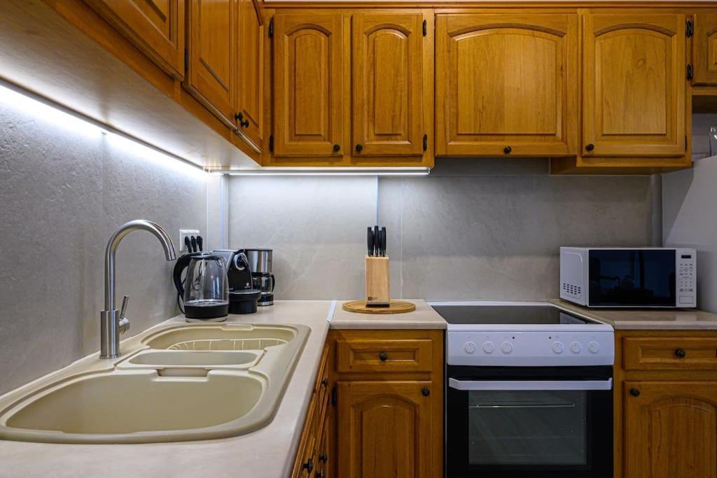 Anna'S Apartment 칼라마타 외부 사진